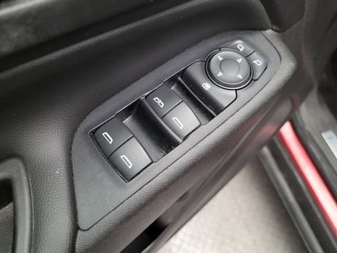 Used 2018 Chevrolet Equinox Premier image 27