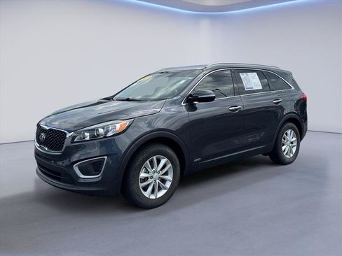 Used 2017 Kia Sorento AWD w/ LX Convenience Package image 7