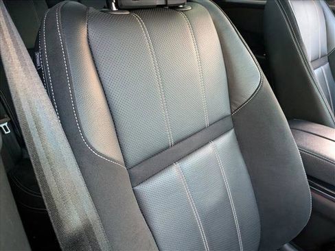 Used 2019 Land Rover Range Rover Velar R-Dynamic SE AWD/4WD image 19