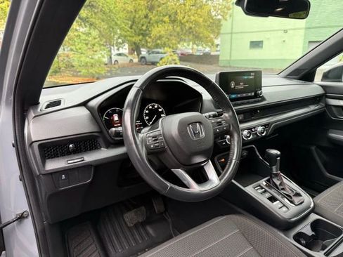 Used 2024 Honda CR-V Sport image 14