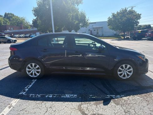 Used 2023 Toyota Corolla LE FWD image 3