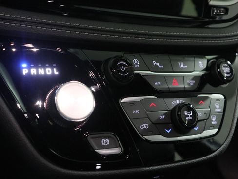 New 2026 Chrysler Pacifica Select image 27