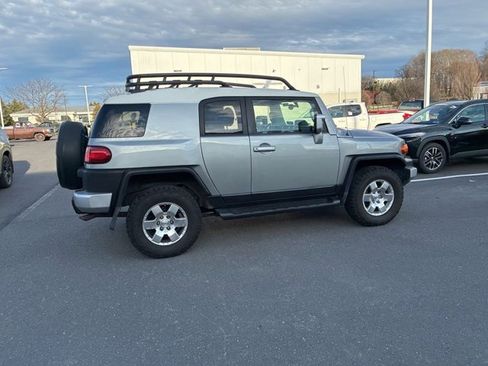 Used 2010 Toyota FJ Cruiser 4WD image 6