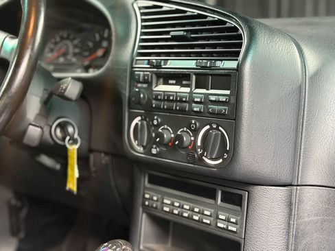 Used 1995 BMW M3 Coupe RWD image 33