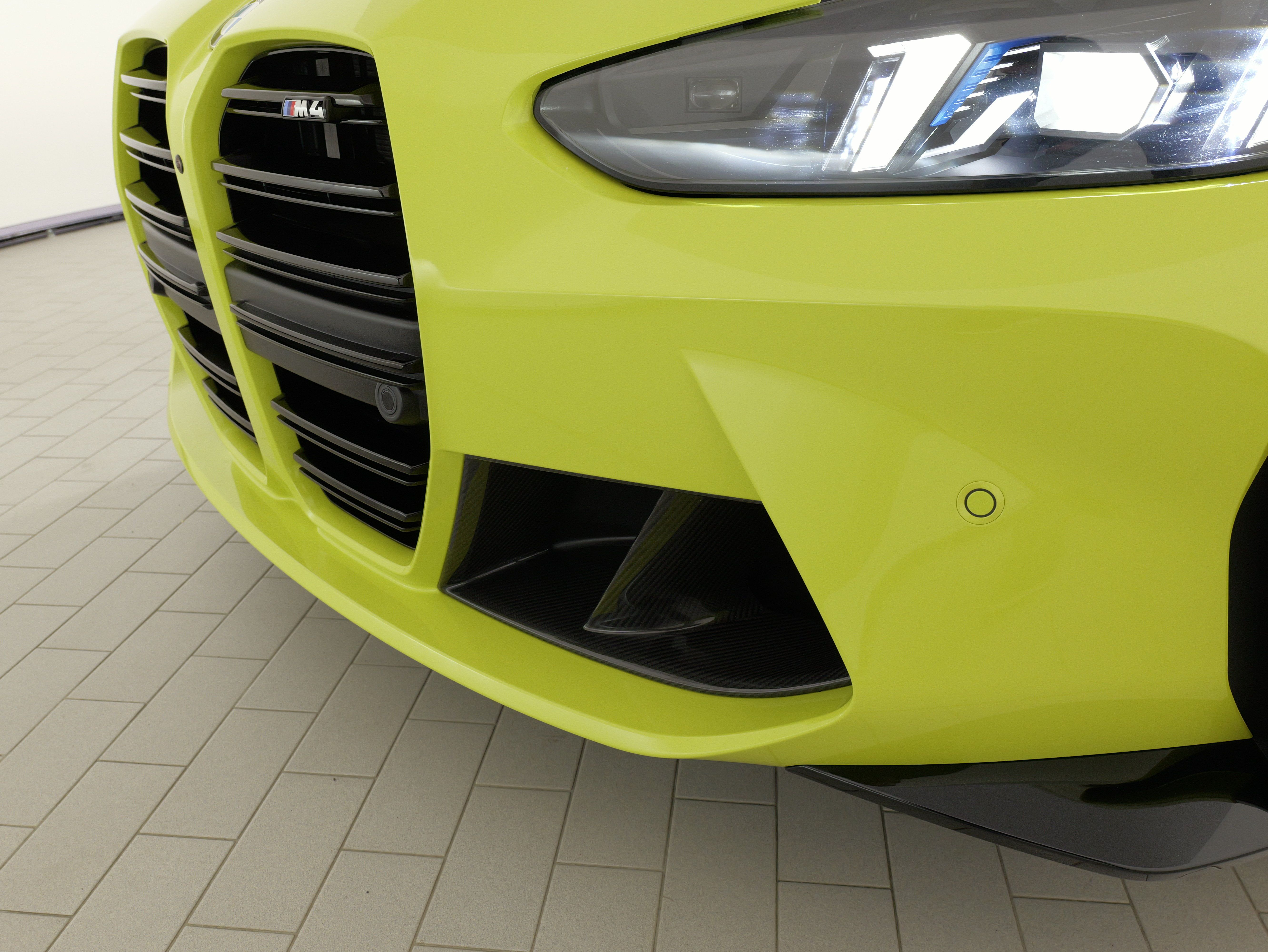 Used 2025 BMW M4 Coupe w/ M Carbon Exterior Package RWD image 80