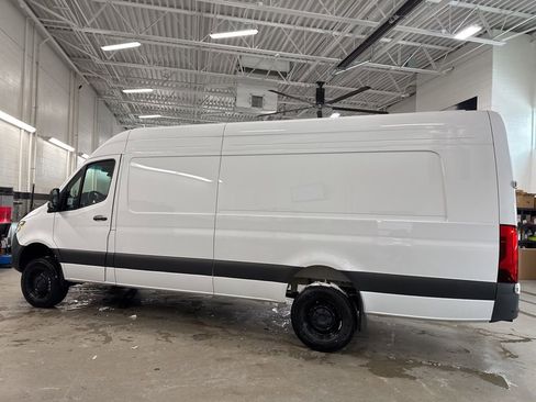 Used 2026 Mercedes-Benz Sprinter 2500 image 2