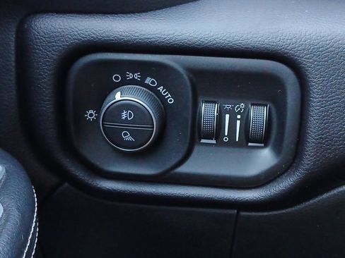 Used 2021 RAM 2500 Laramie w/ Night Edition AWD/4WD image 12
