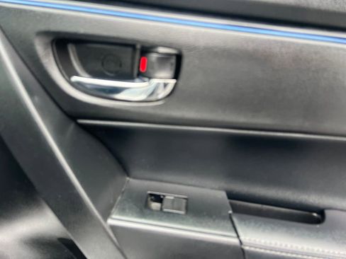Used 2017 Toyota Corolla SE FWD image 42