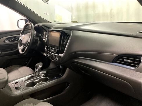 Used 2023 Chevrolet Traverse LT image 14