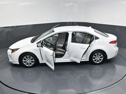 Used 2025 Toyota Corolla LE image 26