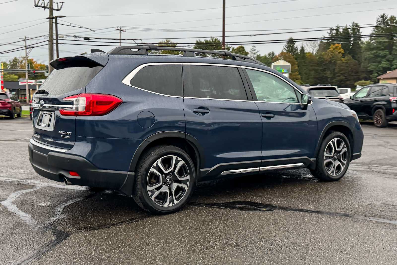 Used 2023 Subaru Ascent Limited AWD/4WD image 3