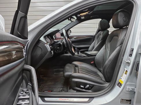 Used 2019 BMW 530i xDrive w/ Convenience Package AWD/4WD image 13