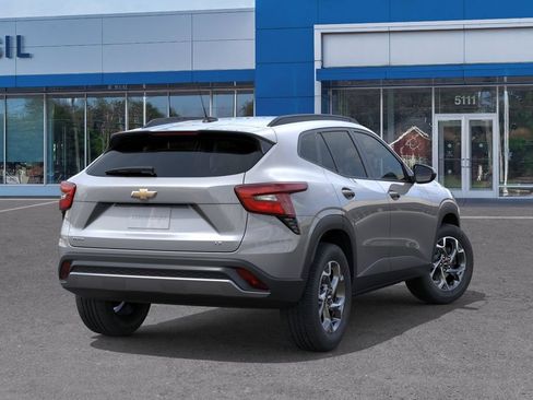 New 2026 Chevrolet Trax LT w/ LT Convenience Package FWD image 4