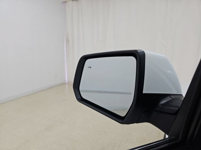 Used 2023 Chevrolet Traverse LT AWD/4WD image 30