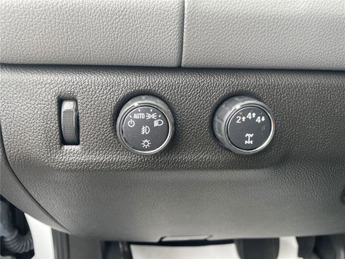 Used 2022 Chevrolet Colorado W/T w/ Custom Special Edition AWD/4WD image 14