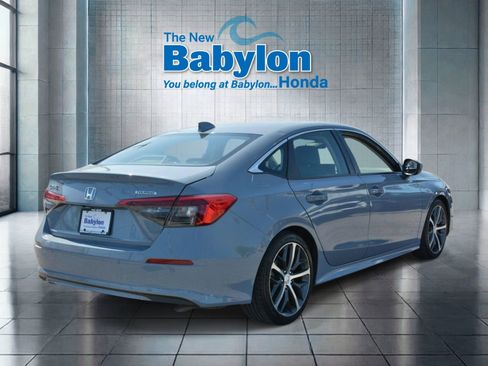 Used 2024 Honda Civic Touring image 4