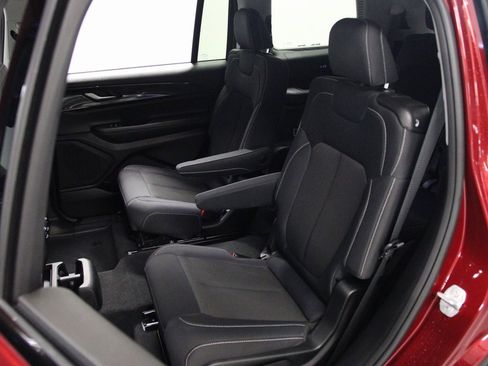 Used 2023 Jeep Grand Cherokee L Laredo w/ Luxury Tech Group I image 20