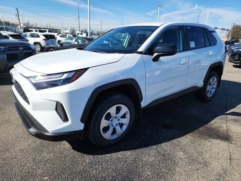 Used 2024 Toyota RAV4 LE AWD/4WD image 3