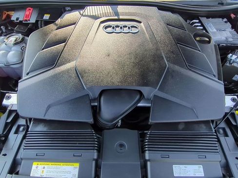 Used 2019 Audi Q8 Premium Plus w/ Premium Plus image 14