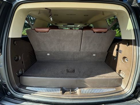 Used 2019 Chevrolet Tahoe Premier AWD/4WD image 10