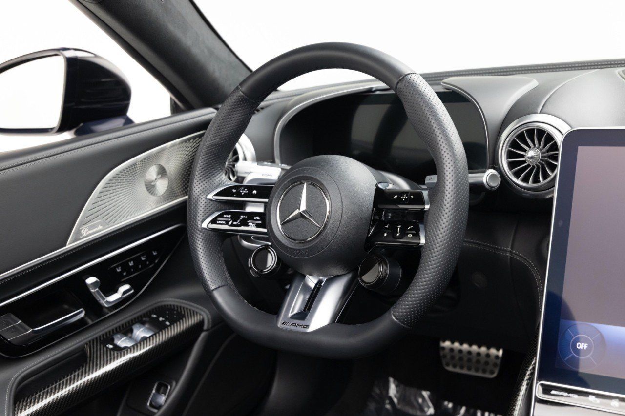 Used 2022 Mercedes-Benz SL 63 AMG 4MATIC w/ AMG Aerodynamic Package image 10