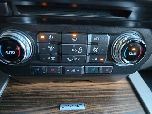 Used 2016 Ford F150 Lariat w/ Equipment Group 502A Luxury image 31