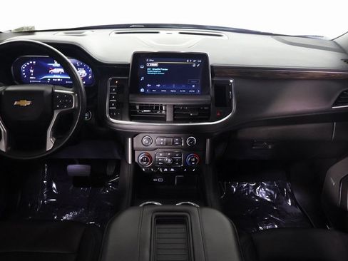 Used 2023 Chevrolet Suburban LT w/ LT Signature Package RWD image 6