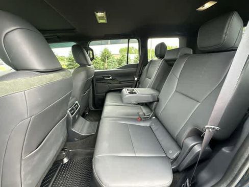 Used 2024 Lexus GX 550 AWD/4WD image 19