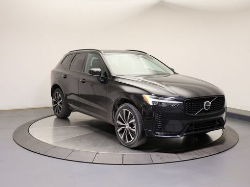 Used 2023 Volvo XC60 B5 Plus w/ Protection Package Premier AWD/4WD image 7