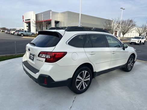 Used 2018 Subaru Outback 2.5i Limited image 10