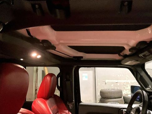 Used 2024 Jeep Wrangler Unlimited Rubicon 392 image 30