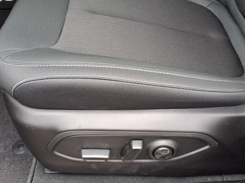 Used 2025 Jeep Grand Cherokee Laredo X w/ Luxury Tech Group I AWD/4WD image 9