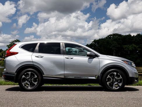 Used 2017 Honda CR-V Touring image 2