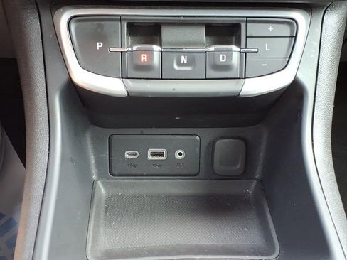 Used 2024 GMC Terrain SLE FWD image 19