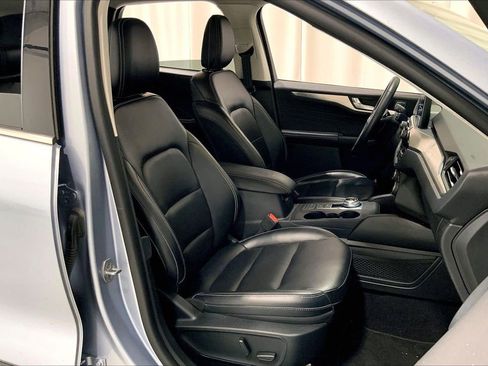 Used 2022 Ford Escape Titanium w/ Class II Trailer Tow Package image 16