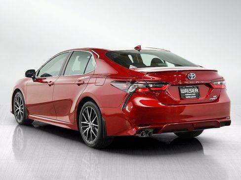 Used 2023 Toyota Camry XLE FWD image 3
