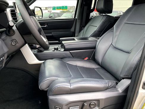 Used 2023 Toyota Tundra Platinum image 7