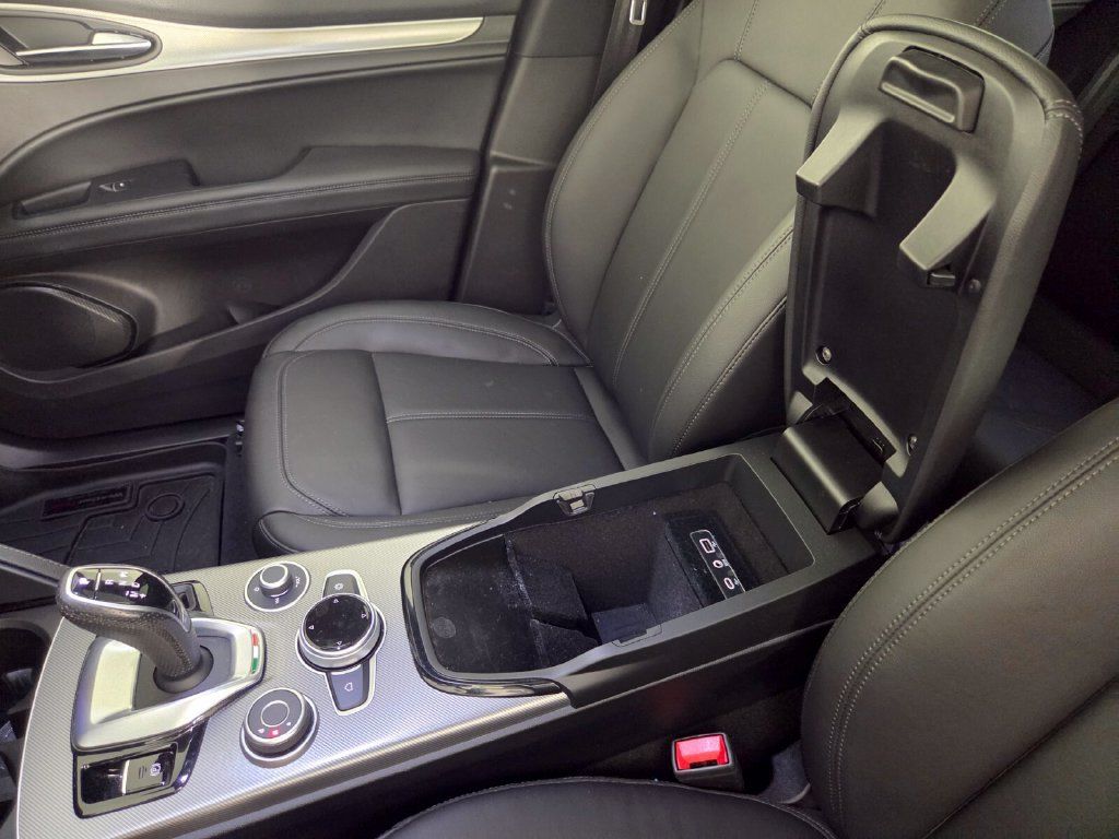 Used 2024 Alfa Romeo Stelvio Ti AWD/4WD image 20