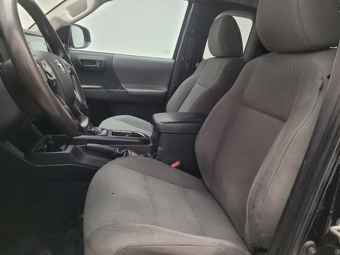 Used 2020 Toyota Tacoma SR w/ SR Convenience Package RWD image 17
