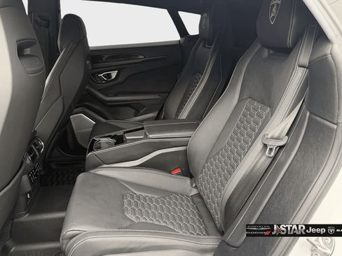 Used 2022 Lamborghini Urus AWD/4WD image 16