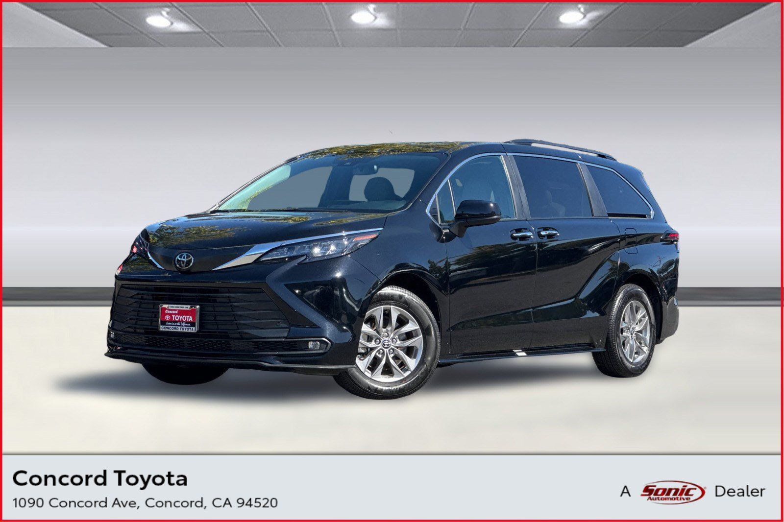 Used 2026 Toyota Sienna XLE FWD image 1