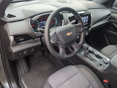 Certified 2023 Chevrolet Traverse LT FWD image 10