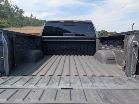 Used 2021 GMC Sierra 1500 SLT w/ SLT Premium Plus Package RWD image 18