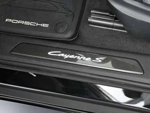 Certified 2025 Porsche Cayenne S AWD/4WD image 16