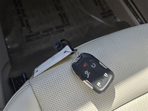 Used 2023 GMC Acadia Denali w/ Denali Technology Package image 18