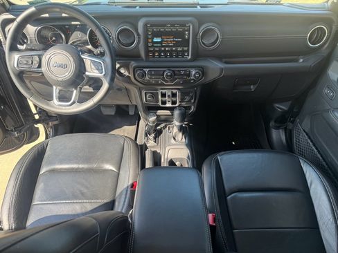 Used 2018 Jeep Wrangler Unlimited Sahara image 15
