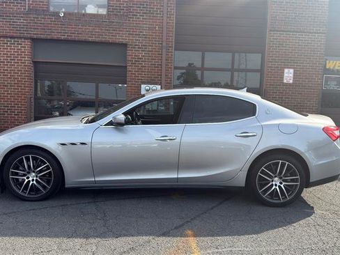 Used 2017 Maserati Ghibli RWD image 15