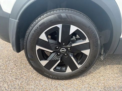 Certified 2025 Nissan Kicks SV image 16