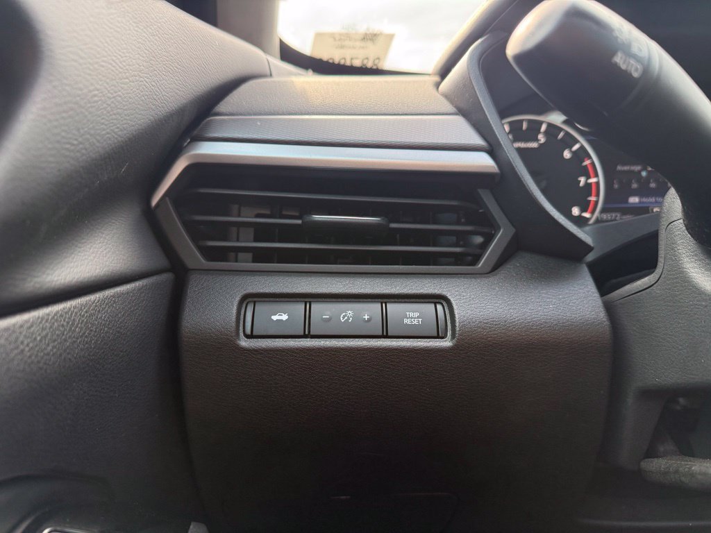 Used 2025 Nissan Altima 2.5 SR FWD image 12