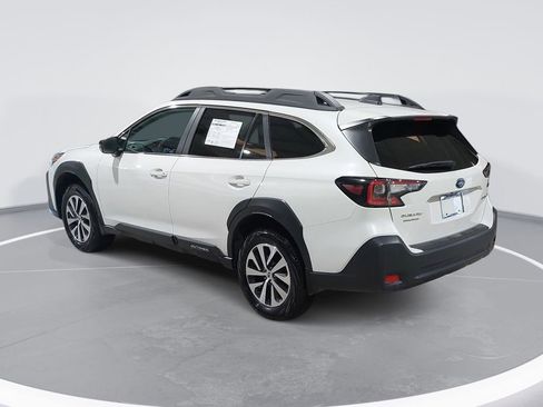 Certified 2025 Subaru Outback Premium w/ Popular Package #1A AWD/4WD image 7